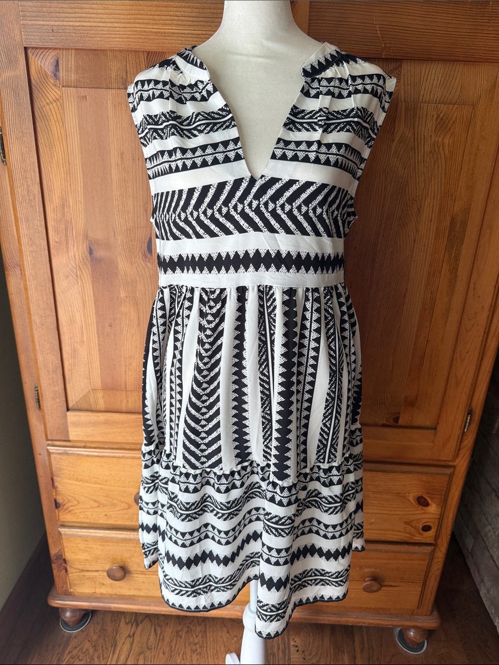 Cupshe Sleeveless Black & White Tribal Print Dress